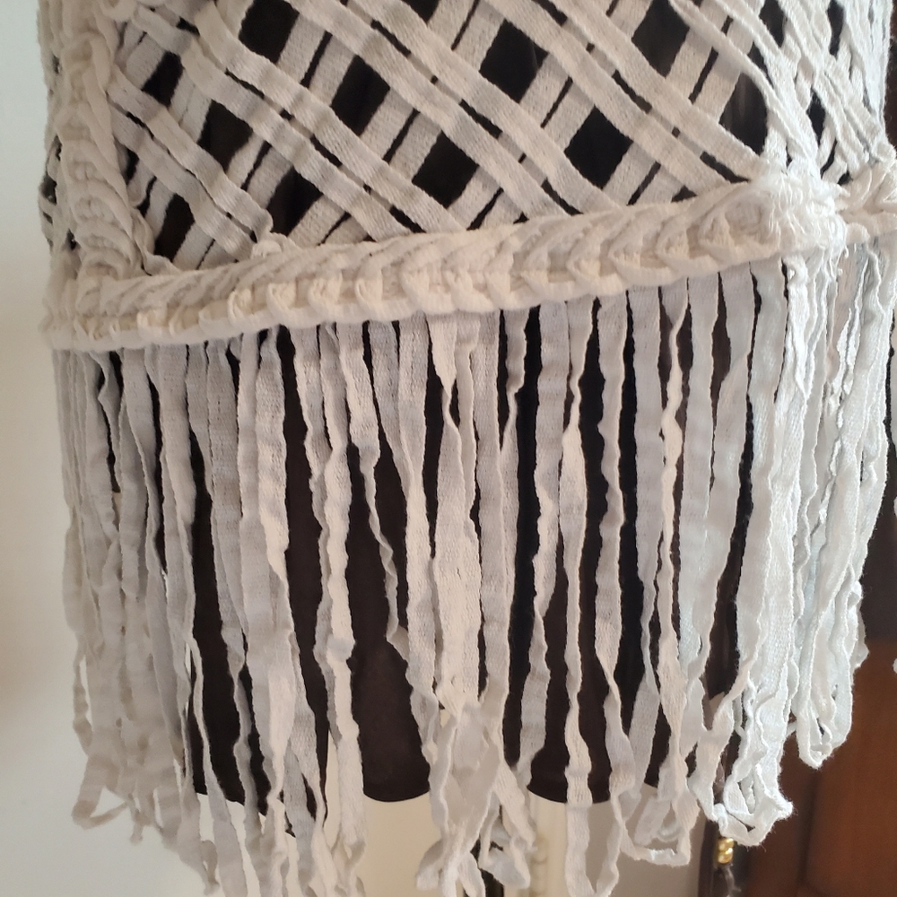 Endless Rose Open Knit Crochet Style Fringe Top Textured Size M/L Festival Boho - Picture 4 of 13